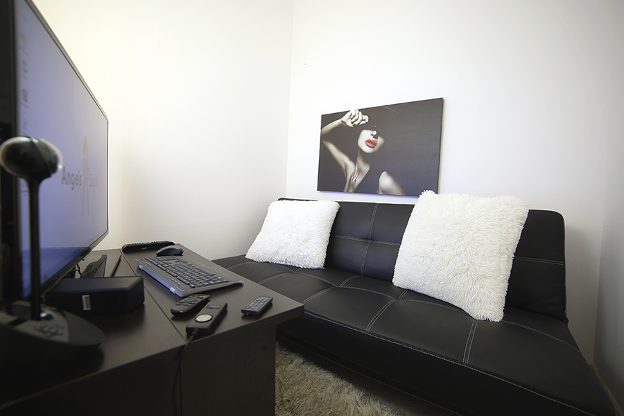 dormitor black angles studio